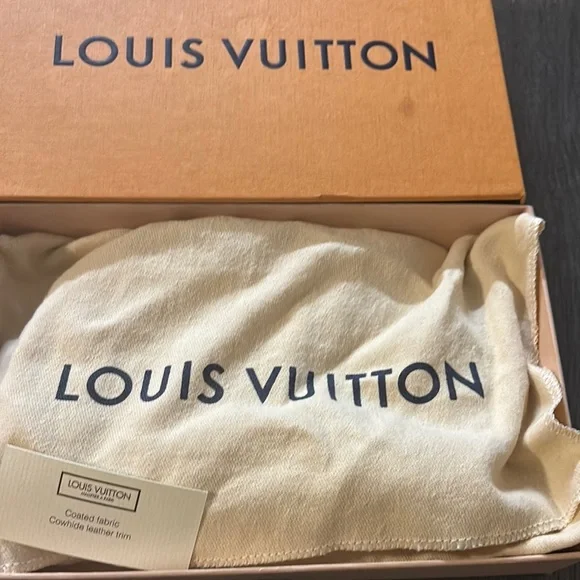 Louis Vuitton Cream and Blue Checkered Wristlet - Picture 3 of 14